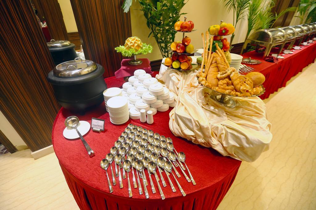โฮเต็ล แกรนด์ เซรีนา Hotel ออโรวิลล์ ภายนอก รูปภาพ