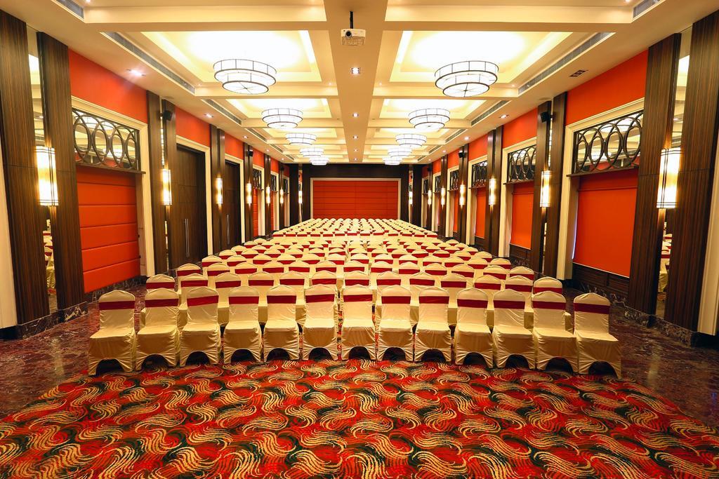 โฮเต็ล แกรนด์ เซรีนา Hotel ออโรวิลล์ ภายนอก รูปภาพ