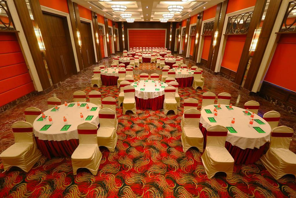โฮเต็ล แกรนด์ เซรีนา Hotel ออโรวิลล์ ภายนอก รูปภาพ