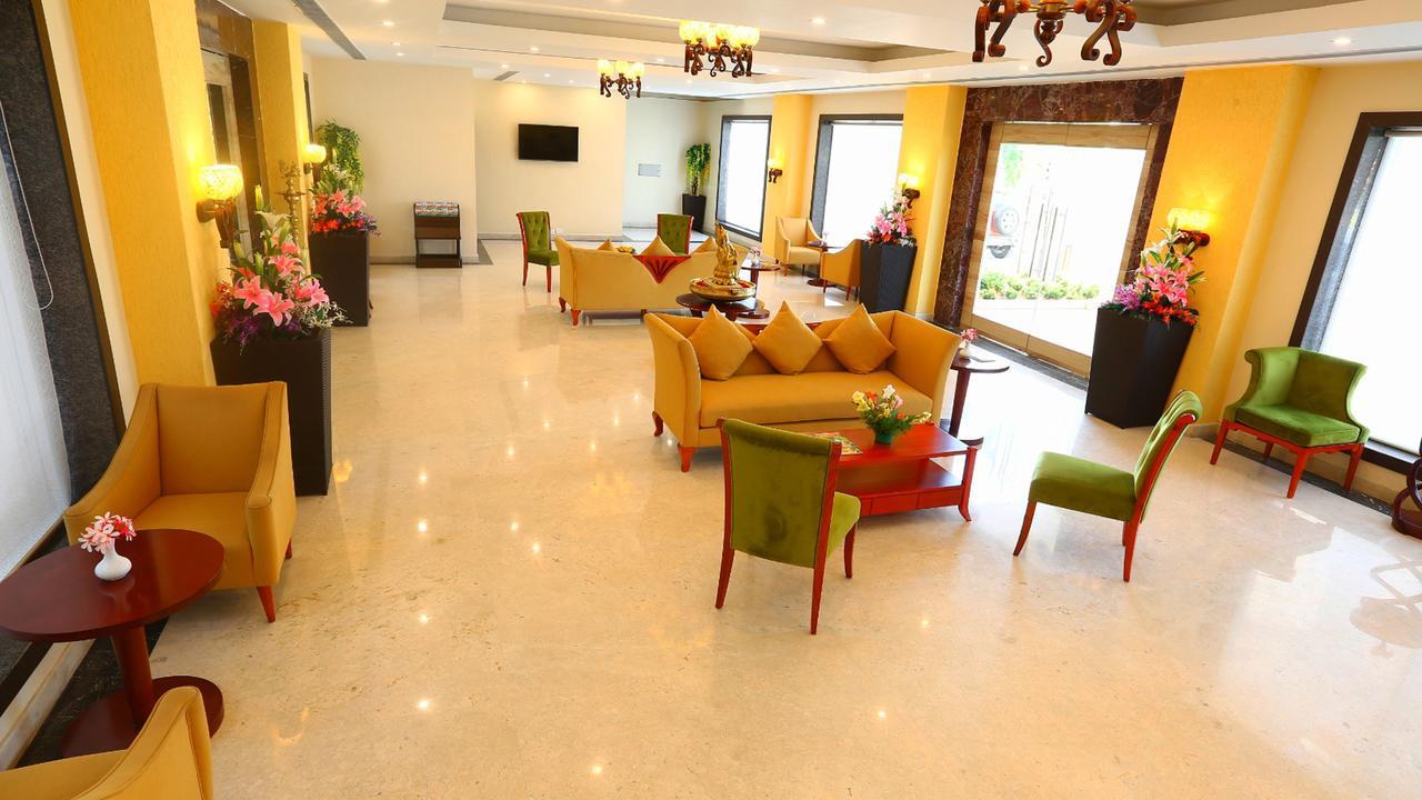 โฮเต็ล แกรนด์ เซรีนา Hotel ออโรวิลล์ ภายนอก รูปภาพ
